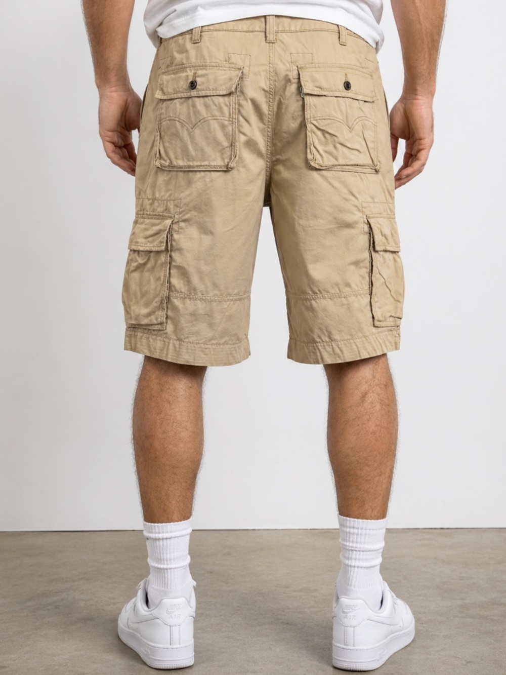 Levi's Men's Carrier Khaki Tan Cotton  Twill Relaxed Fit Long Cargo Shorts (40)